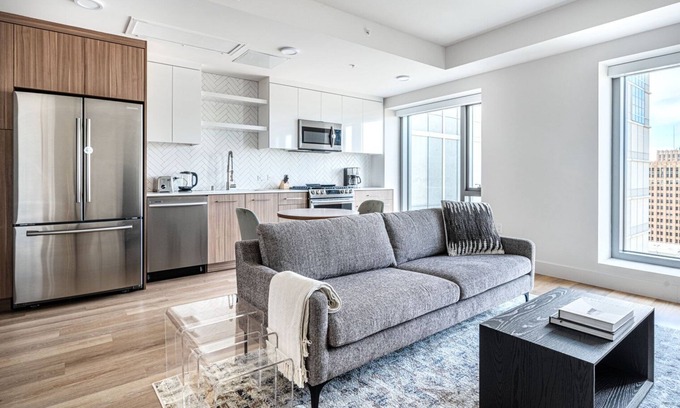 Downtown Oakland Apartment | Beautiful Oakland 1BR w/AC, W/D, Sky Deck, next to BART, by Blueground