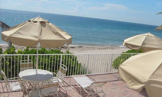 Barrier Island Condo | Beautiful oceanfront condo on Galt Mile in Fort Lauderdale