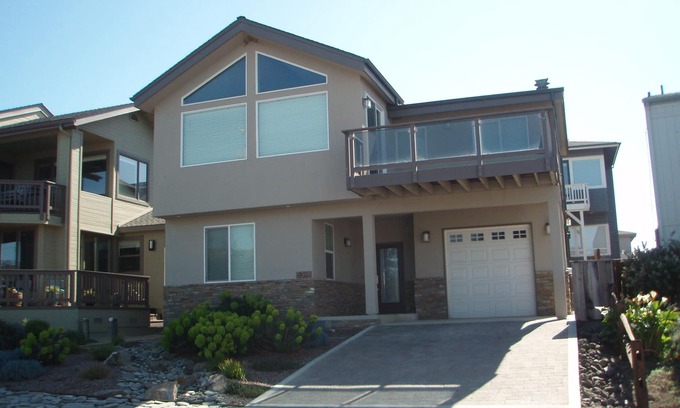 Park Hill House | Beautiful Ocean View, just down from Shamel Park