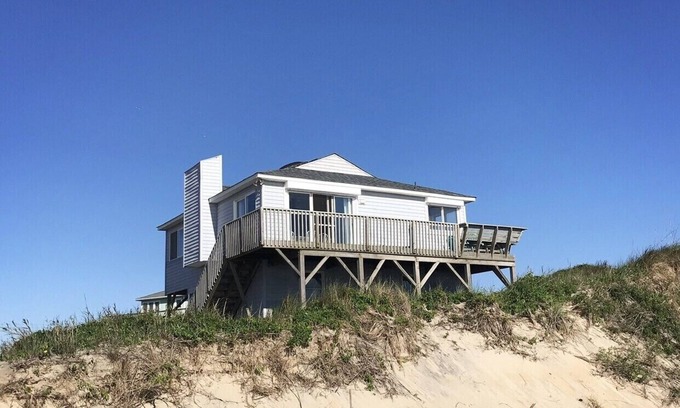 South Nags Head House | Beautiful oceanfront beach cottage in South Nags Head