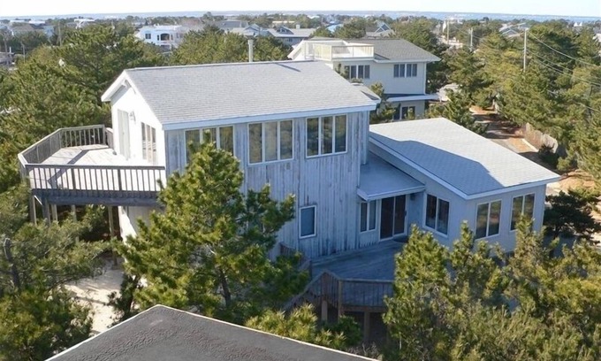 Loveladies House | Beautiful Oceanside 5 BR, 3rd Home From Private Beach, Great Ocean Views