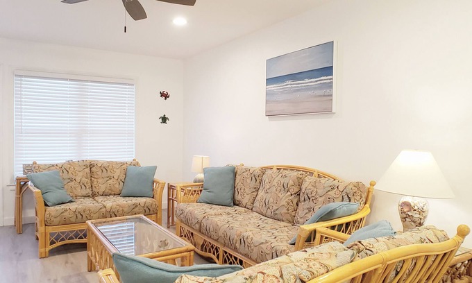 Ocean Sands Condo | Beautiful Oceanside Property W/Pool in Great Beach Location!