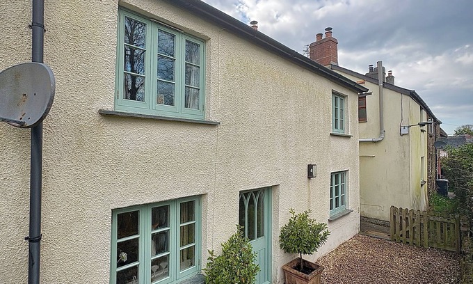 Chulmleigh Cottage | Beautiful Old Church Cottage in North Devon