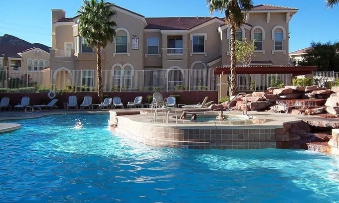 Las Vegas Condo | Beautiful one bd next to pool and hiking trails!