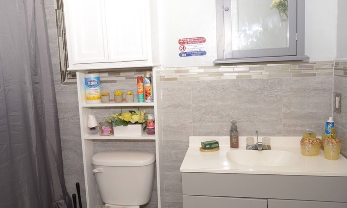Bahamas Terrace Apartment | Beautiful One Bedroom Apartment Private with Free Parking and WiFi. Near beach