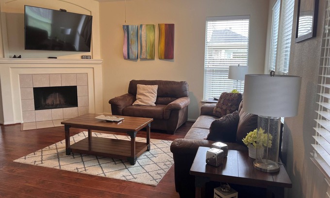 Katy House | Beautiful One floor 3-bedroom house with an Office