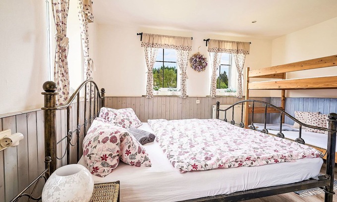 Smrzovka House | Beautiful private villa for 8 people with WIFI, TV, terrace and pets allowed