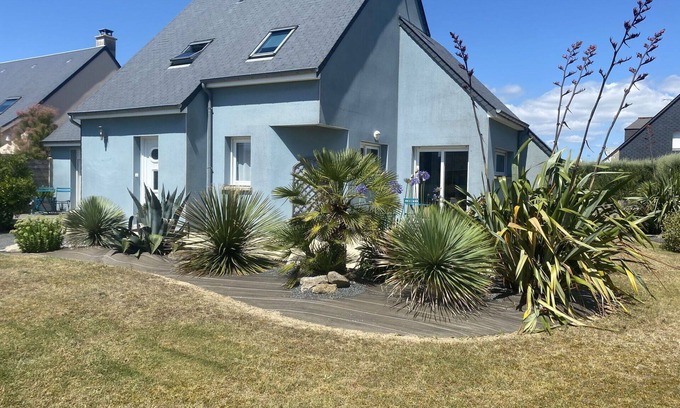 Bretteville-sur-Ay House | Beautiful private villa for 6 people with WIFI, TV, terrace, pets allowed and parking