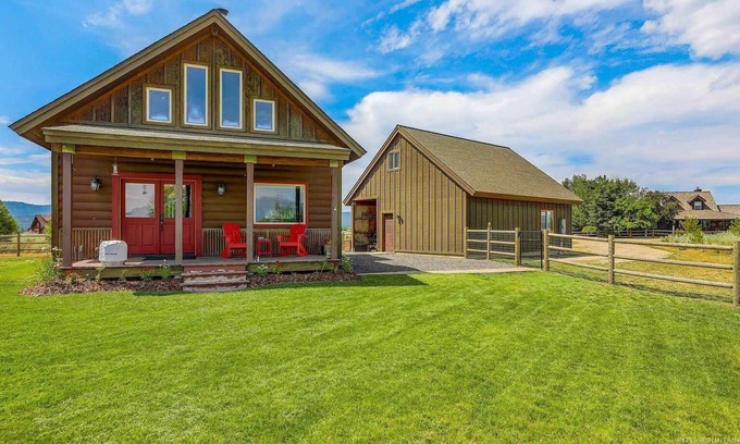 Brookdale Meadows House | Beautiful panoramic mountain views and ample parking for toys