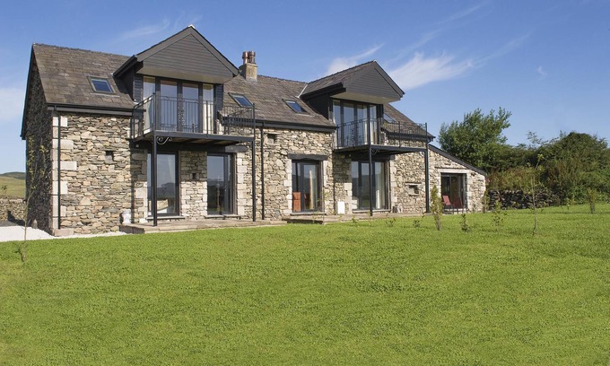 Kendal Cottage | Beautiful Pet friendly cottage on the edge of the lake district