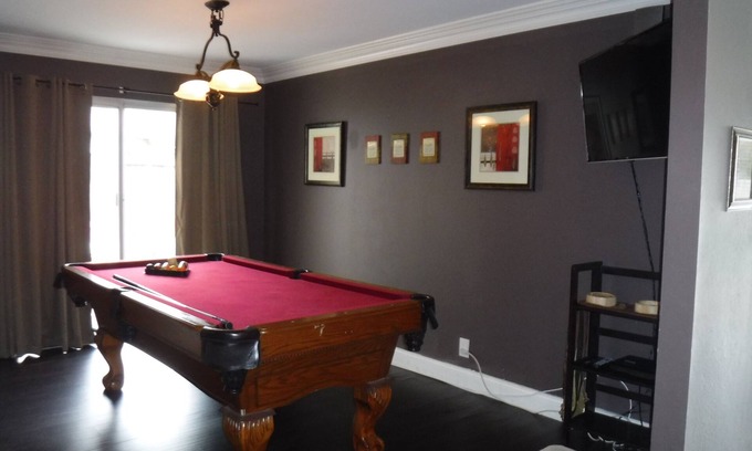 Tustin House | Beautiful Pet-Friendly Vacation Rental near Disney with Pool/Spa