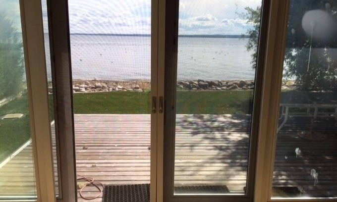 Westerose House | Beautiful Pigeon Lake Front Property for Rent