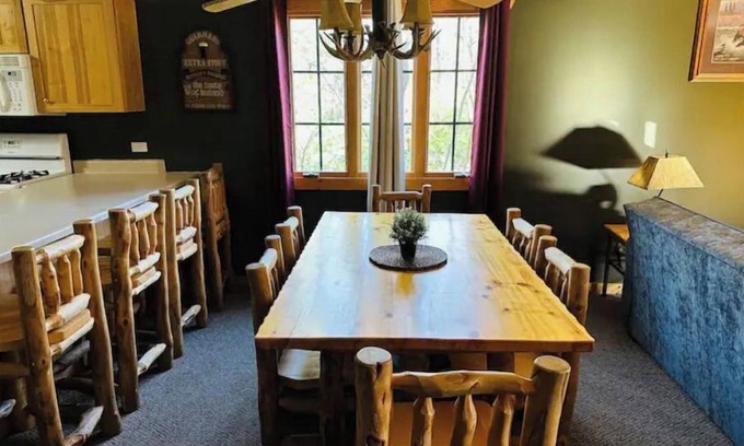 Utica Cabin | Beautiful place at Starved Rock - North Utica
