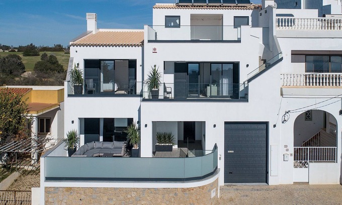 Patio Villa | Beautiful Portugese Villa | 6 Bedroooms | Villa Albufeira Grande | Private Pool.