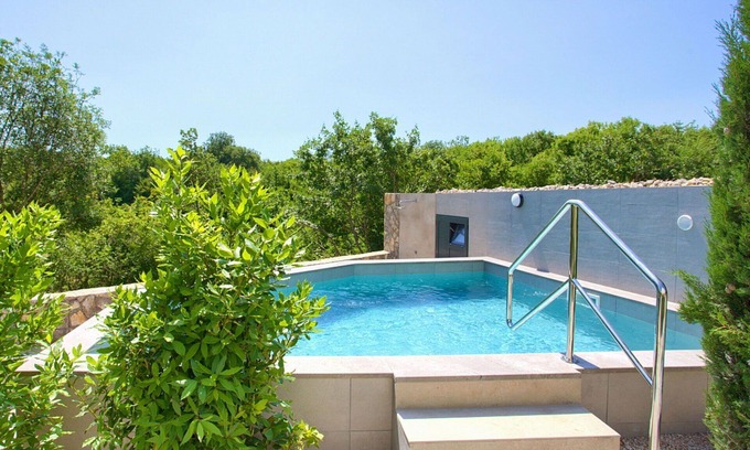 Nenadici House | Beautiful private villa for 6 guests with WIFI, private pool, A/C, TV and patio