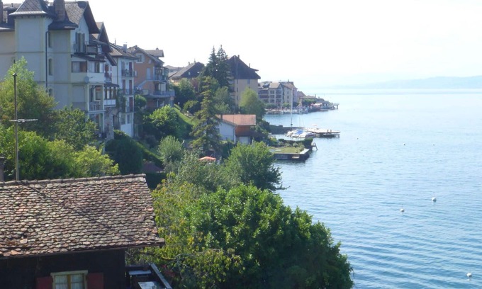 Aran House | Beautiful private villa for 8 guests with TV, terrace, panoramic view and parking