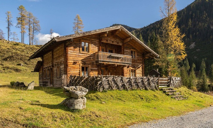 Untertauern House | Beautiful private villa for 17 guests with WIFI, TV, balcony and parking