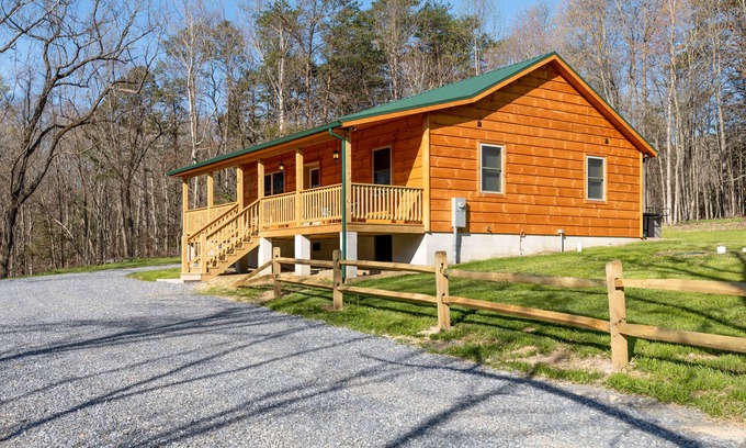 Luray Cabin | Beautiful Private Cabin, adjacent to the National Forest