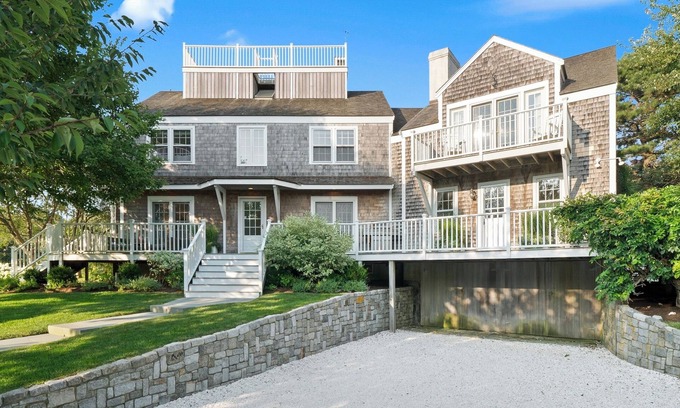 Shawkemo House | Beautiful private compound featuring a main house, guest house and a new pool