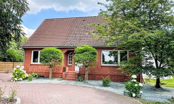Wingst House | Beautiful private villa for 8 people with WIFI, TV, terrace, pets allowed and parking