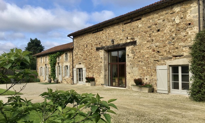Breuilaufa House | Beautiful private estate, with heated swimming pool, in a charming location