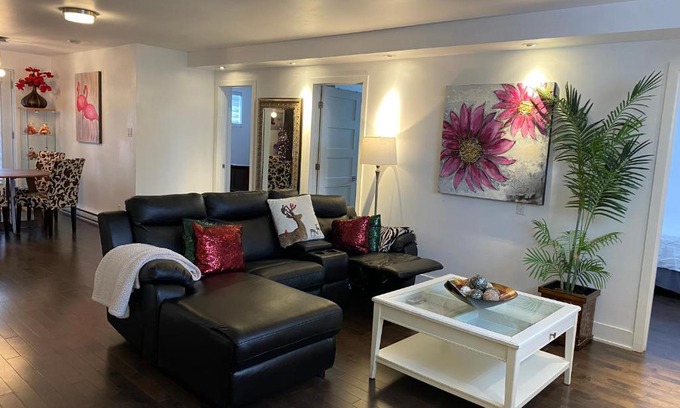 Brossard Apartment | Beautiful private full condo