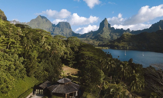 Pihaena House | Beautiful Private Home with Stunning Views of Opunohu Bay