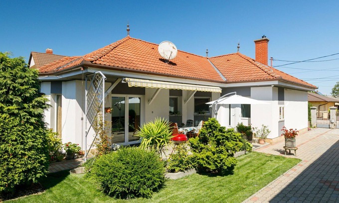 Balatonlelle House | Beautiful private villa for 5 people with WIFI, TV, terrace and parking