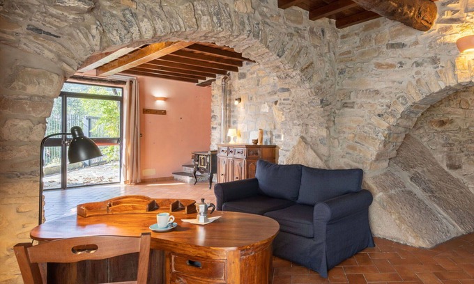 Villa Viani House | Beautiful private villa for 8 guests with WIFI, terrace, pets allowed and parking