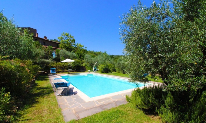 Monte San Savino Villa | Beautiful private villa for 4 people with WIFI, A/C, private pool, TV and parking, close to Arezzo
