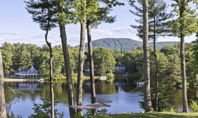 Westminster House | Beautiful Private Lakehouse & Infinity Pool Next To Wachusett & Great Wolf Lodge