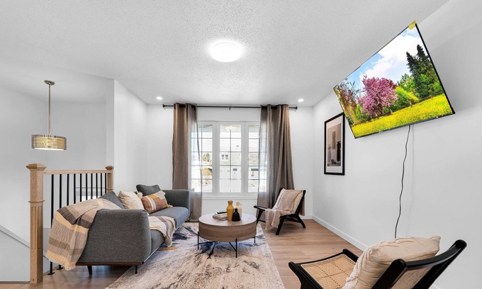 District des Promenades House | Beautiful Private Room2 with 1 Full bed
