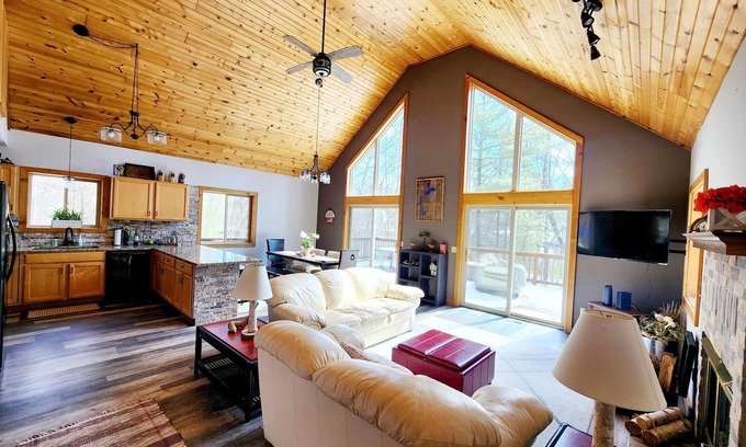Tainter Lake Ski Chalet | Beautiful private Tainter Lake Retreat in Western WI. Sleeps 10