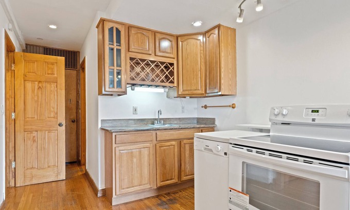 Outer Richmond Apartment | Beautiful Private Flat in Sea Cliff