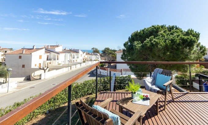 L'Ampolla House | Beautiful private villa for 10 people with WIFI, private pool, A/C, TV, patio and pets allowed