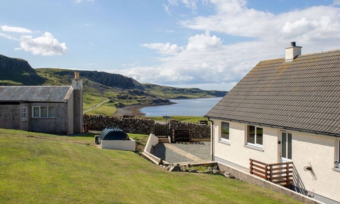 Duntulm House | Beautiful private villa for 5 people with WIFI, TV and parking