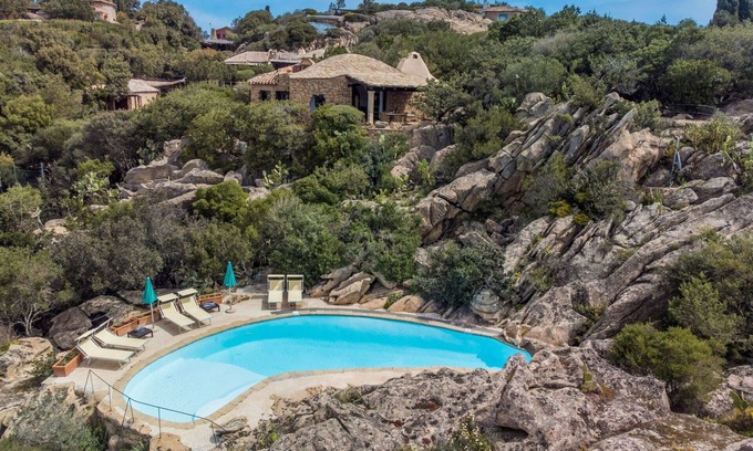 Capriccioli Villa | Beautiful private villa with private pool, A/C, WIFI, TV, terrace, pets allowed and parking