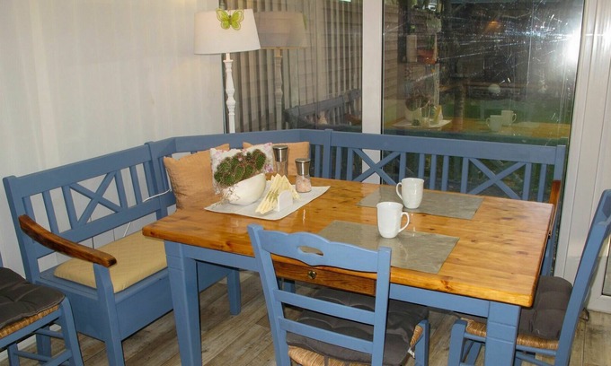 Wandlitz House | Beautiful private villa for 2 guests with TV, patio and parking