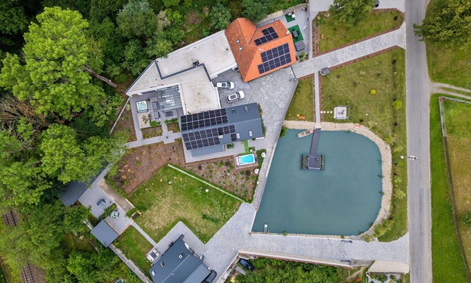 Dolni Laz House | Beautiful private villa for 8 people with hot tub, WIFI, TV, terrace, pets allowed and parking