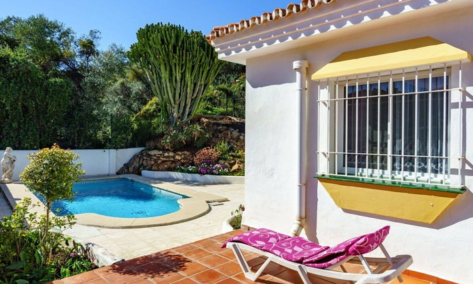 Monda House | Beautiful private villa for 4 guests with WIFI, private pool, terrace and parking