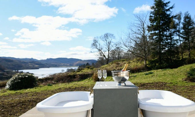 Lerags Villa | Beautiful private villa for 10 people with hot tub, WIFI, TV, patio, pets allowed and panoramic .