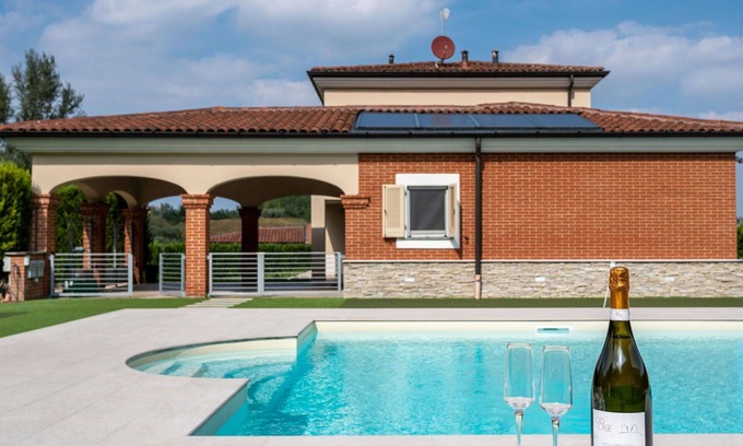 Settime House | Beautiful private villa for 11 people with WIFI, private pool, A/C, TV, terrace and parking