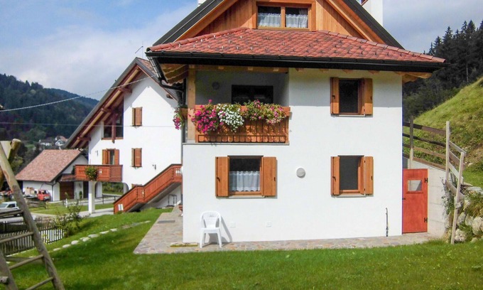 Ovaro House | Beautiful private villa for 4 guests with WIFI, TV, balcony and parking
