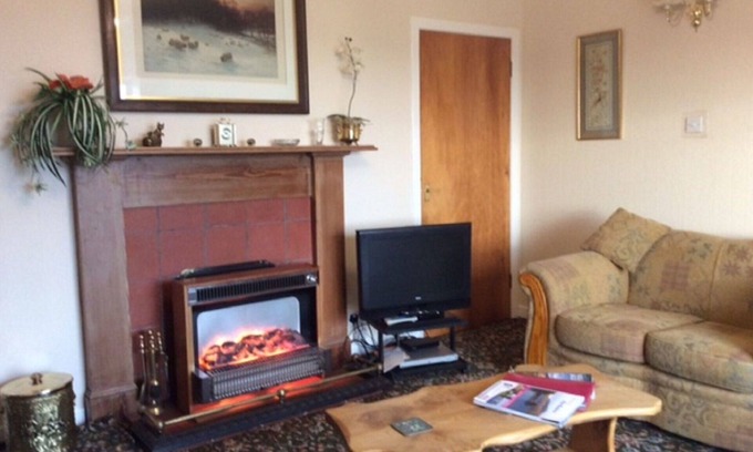Murthly Villa | Beautiful private villa for 7 guests with TV, panoramic view and parking