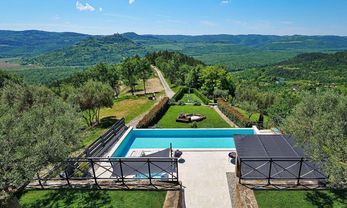Golubici Villa | Beautiful private villa with hot tub, WIFI, A/C, private pool, TV, terrace, panoramic view, parking
