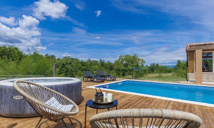 Salakovci House | Beautiful private villa for 5 people with A/C, hot tub, internet, private pool, TV and parking