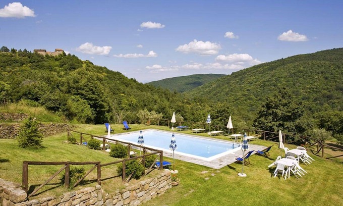 Pieve di Chio Villa | Beautiful private villa for 10 guests with WIFI, private pool, TV and parking, close to Cortona