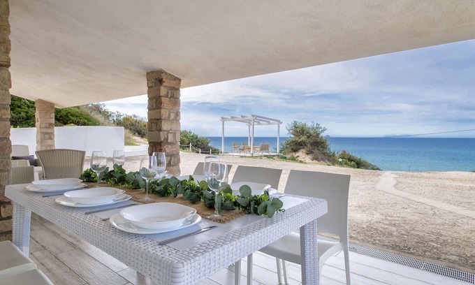 Badesi Villa | Beautiful private villa for 6 guests with A/C, WIFI, TV, patio and parking