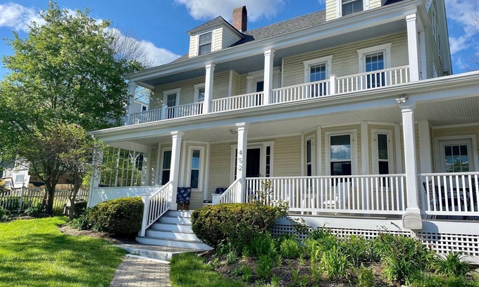 York Harbor House | Beautiful property in York - Newly remodeled!!