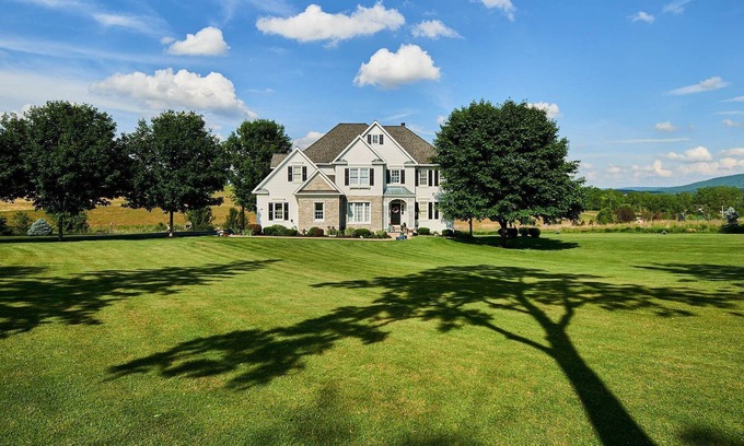 Boalsburg House | Beautiful PSU home in tranquil setting minutes from stadium